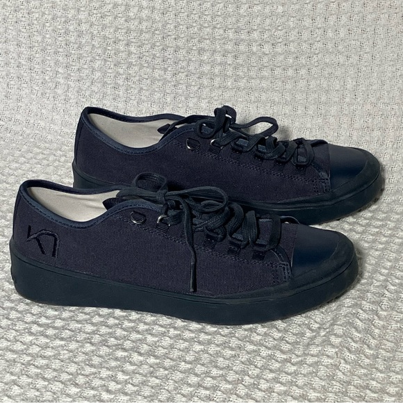 Kari Traa - Navy Canvas Sprade Shoes - Picture 1 of 15